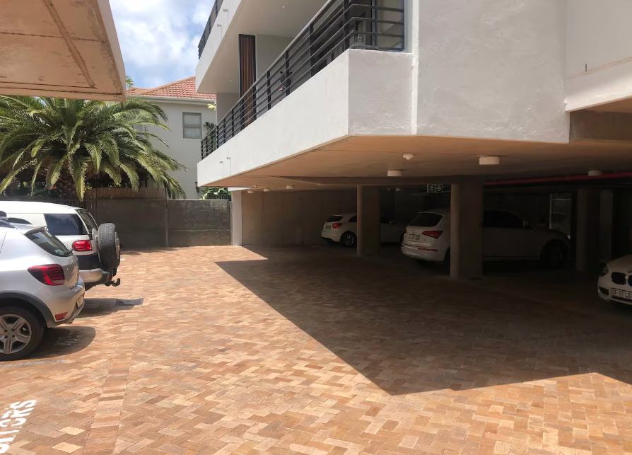 To Let 2 Bedroom Property for Rent in Green Point Western Cape